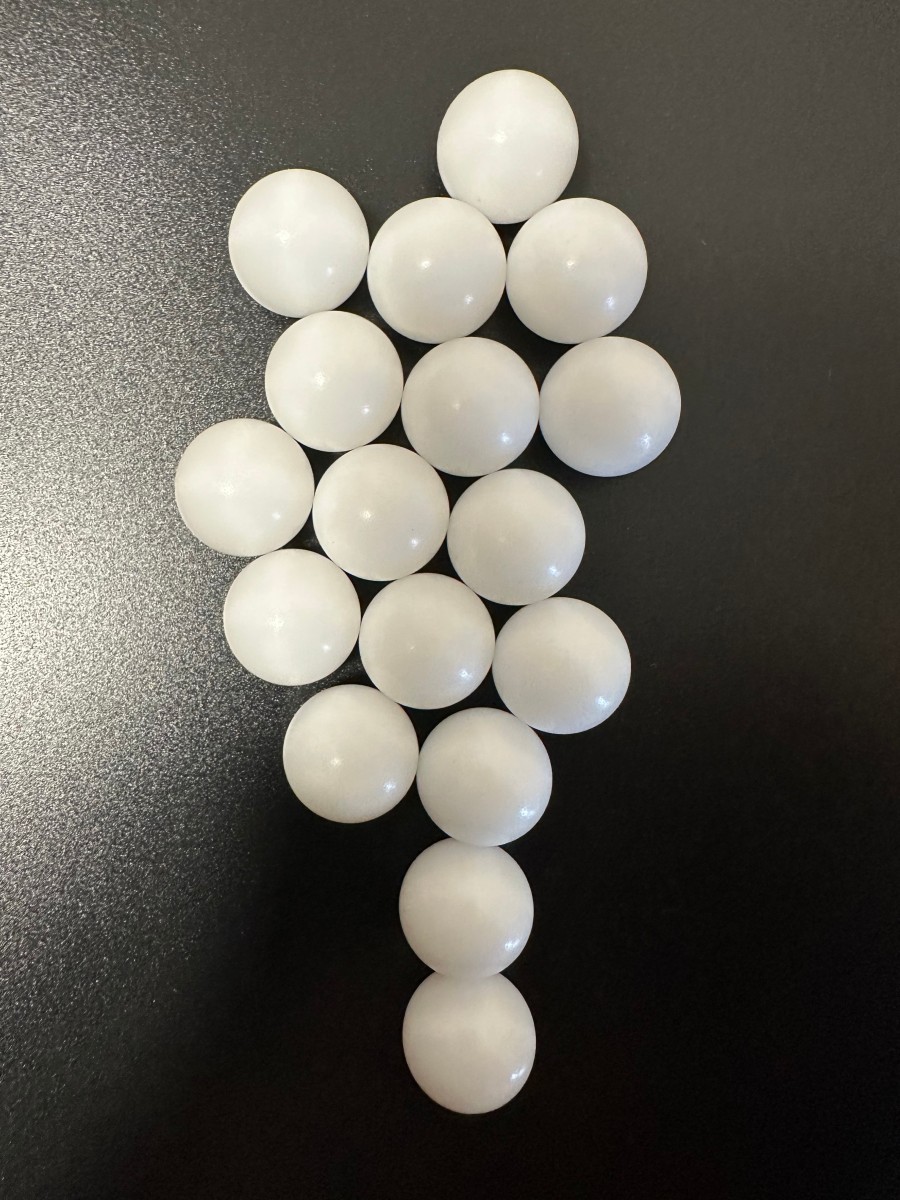  POM Solid Plastic Balls5