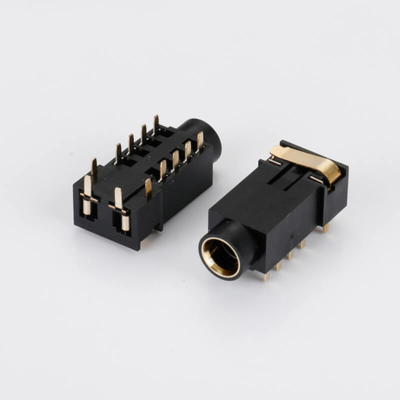 4.4 mm headphone jack