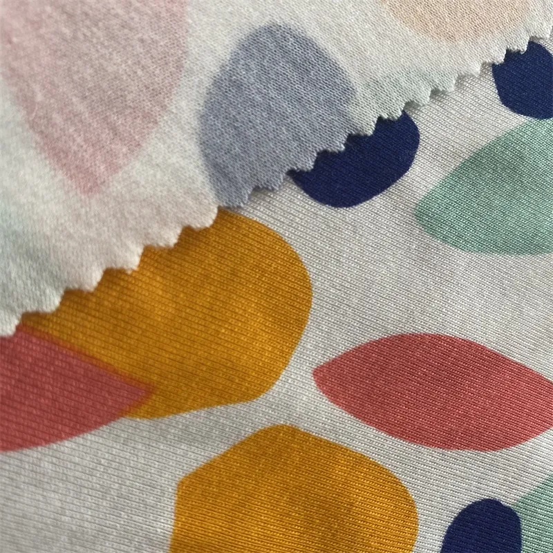 ออกแบบใหม่ผ้าสแปนเด็กซ์พิมพ์ลายวิสโคส 96% สำหรับชุดนอนสตรี