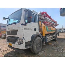 XCMG HB40V 40-meter concrete pump truck