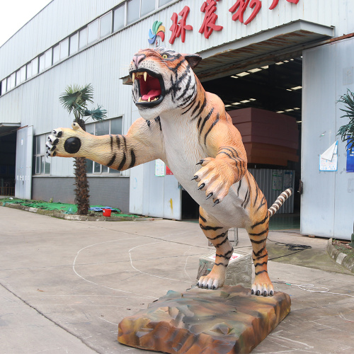 Lifelike Animatronic Tiger With Sharp Teeth
