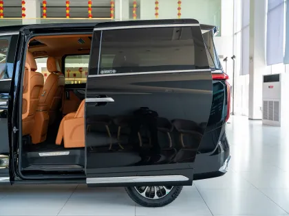 2024 WEY Gaoshan Luxury MPV