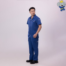 نسيج أزرق داكن ناعم وجيد التهوية