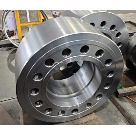 Custom-Engineered Petrochemical Flange Assemblies