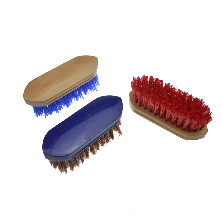 Brosse de toilettage de taille moyenne avec dos en bois