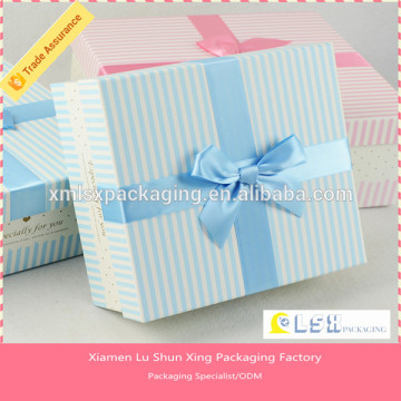 wedding gift box ,Customized logo gold hot stamping round flower cardboard gift box ,luxury gift box,