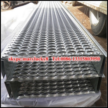 Crocodile hole perforated Stair Treads/anti-slip grip strut grating