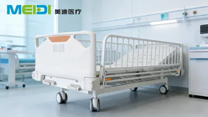 Full Fence Pediatric Nursing Bed Double Crank with Central Brake