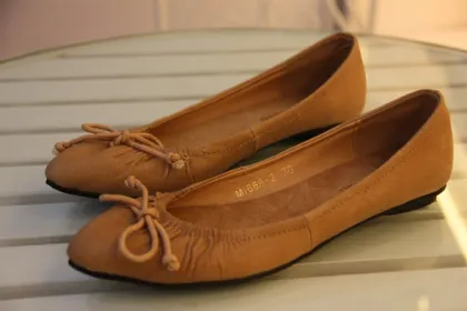 Flat shoes