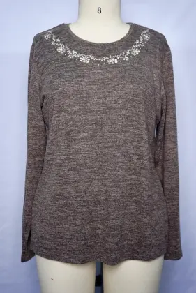 Embroidered knitted top of women