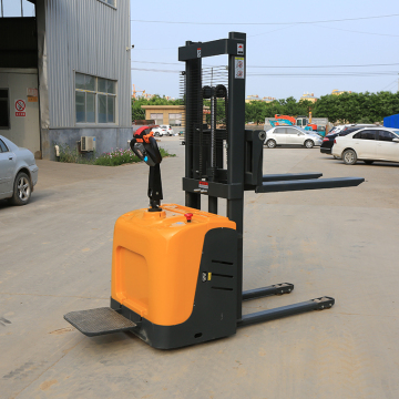 Yürüyen elektrik istifleyicisi kendi kendine tahrikli palet istifleyicisi elektrikli kaldırma araba