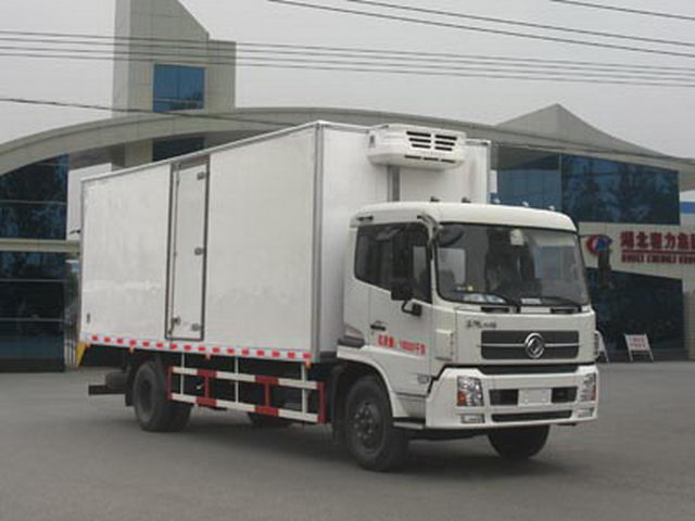 DFAC Tianjin 6.1m مبردة شاحنة