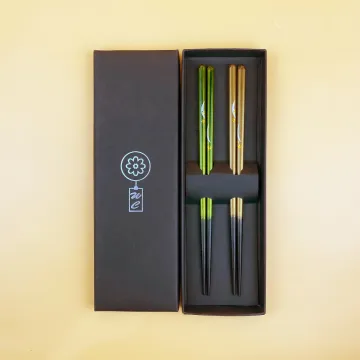 Hotel Luxury Non-slip Non-moldy Golden Yellow and Green Wood Chopstick Set of 2 Pairs