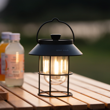 Vendita calda di fabbrica: lanterna a LED multifunzione con oscuramento e 4 modalità di luce