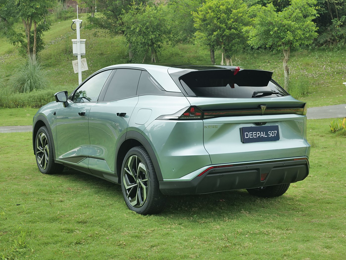 Changan Deepal S07 Hybrid Electric SUV Cars