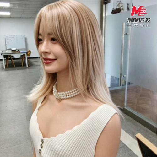 Blonde Ombre Long Straight Synthetic Wig with Bangs 4