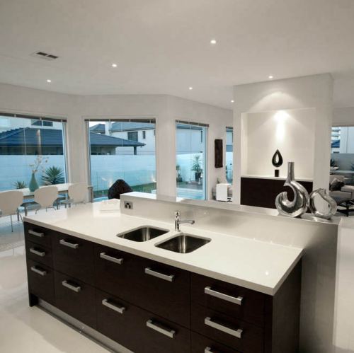 White Quartz Countertop and Slab