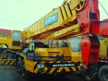 used Kato NK500B-III truck crane