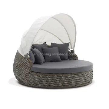Outdoor Beach Furniture: Wide Rattan Daybed with Canopy