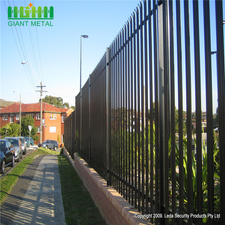 Wholesale D or W type Colorful palisade fence