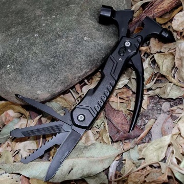 Multitool Hammer Bir Araçta