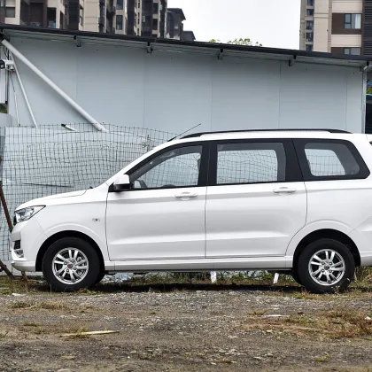 New Wuling Hongguang S mid-size SUV