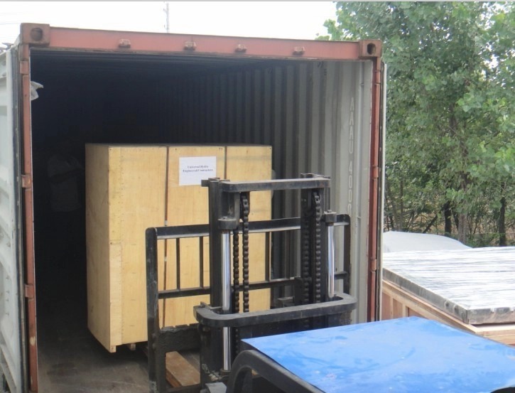 Flow wrapping machine for ice popsicles