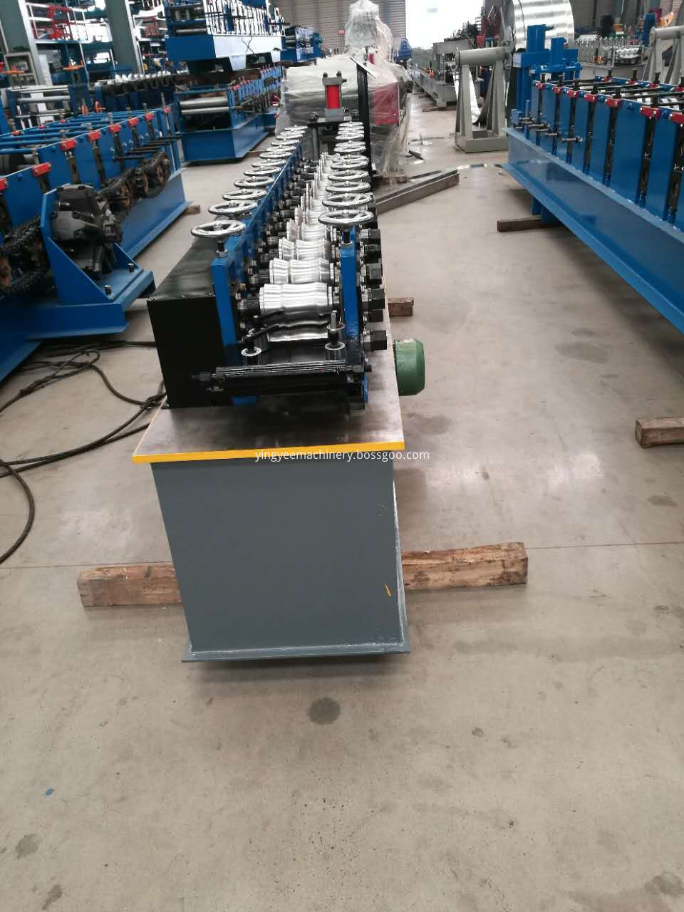 roller shutter door roll forming machine