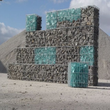 Proteção da margem do rio usando caixas de gabion galvanizadas de mergulho a quente
