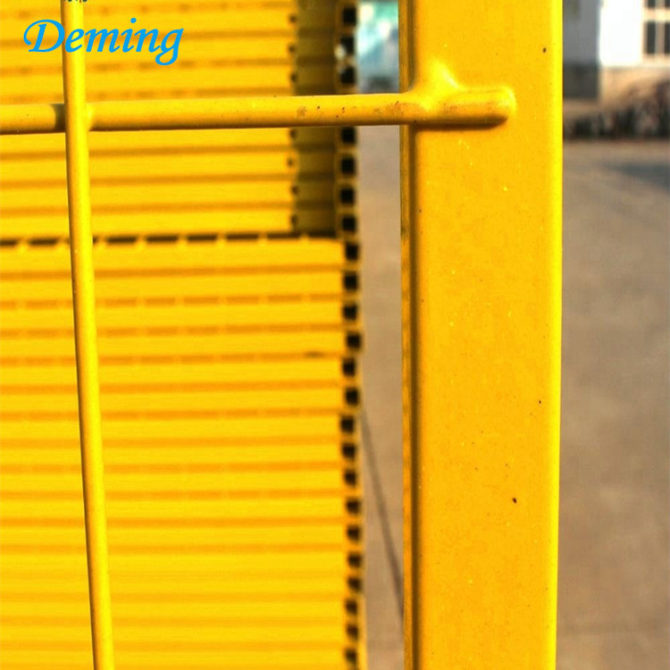 Canada type removable yellow welded temporary fencing