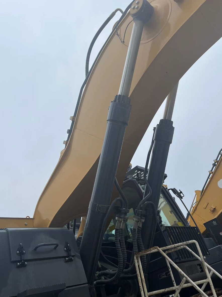Used XCMG XE950D crawler excavator