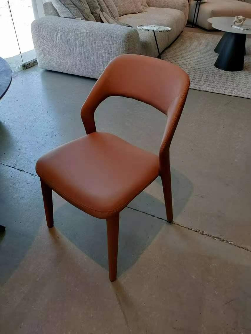 saddle chairs leather