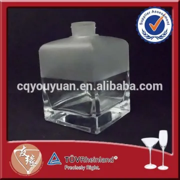 wholesale half frosted 250ml glass cosmetic container
1, half frosted perfume glass bottle 100ml