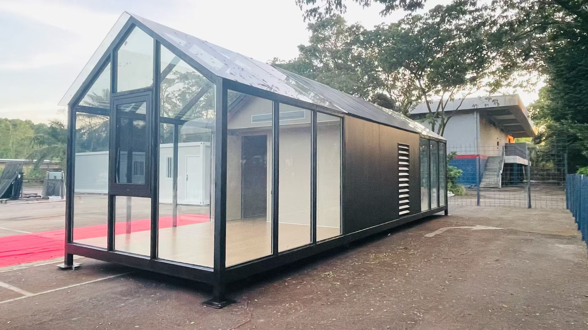 Prefabricated Steel Structure Glass House 04