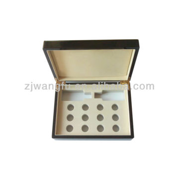 black glossy lacquer wooden perfume bottle box