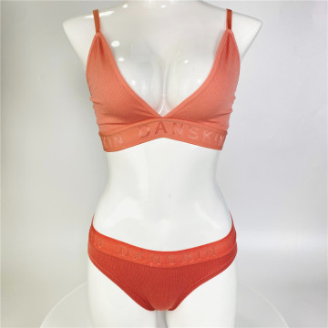 OEM seamless deep V sexy ladies yoga set