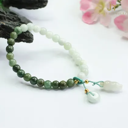 Handcrafted Natural Jade Bracelet: A Fashionable Gemstone Accessory Inspired by Myanmar Green Jade