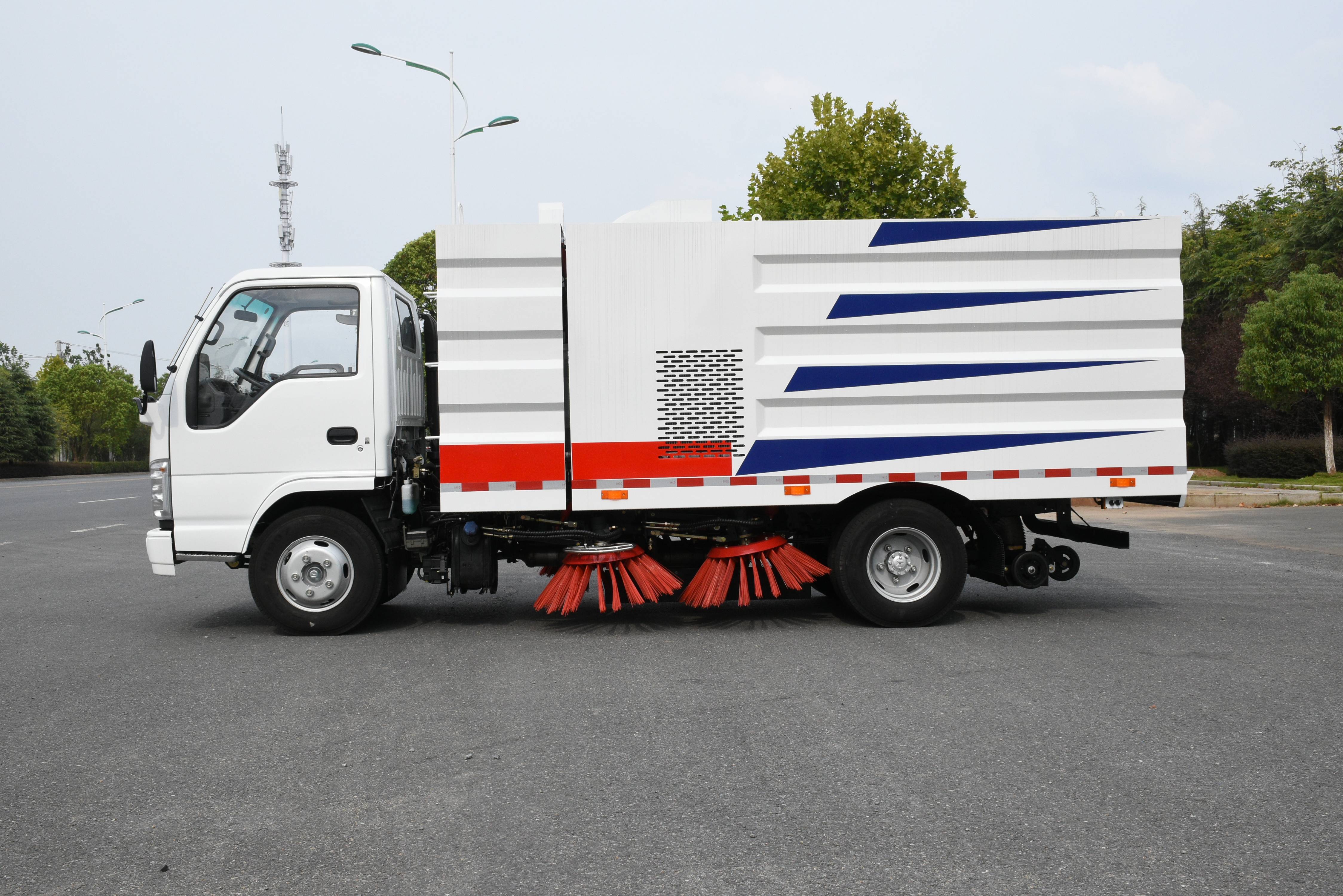 isuzu sweeper truck (2)