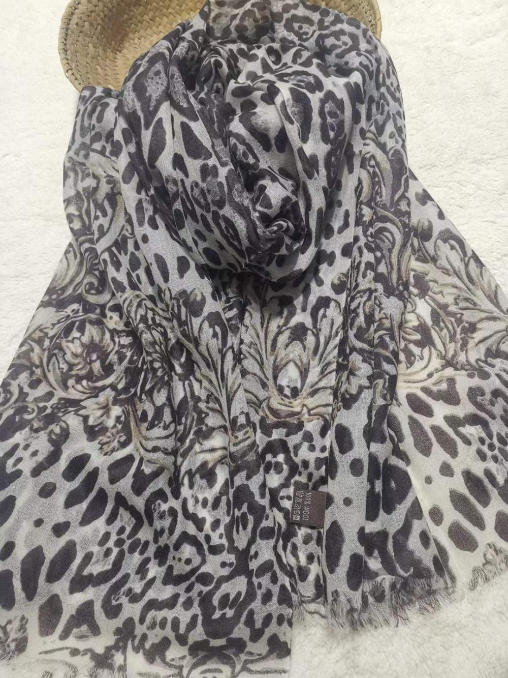 Printed Wool Scarf Zh 15