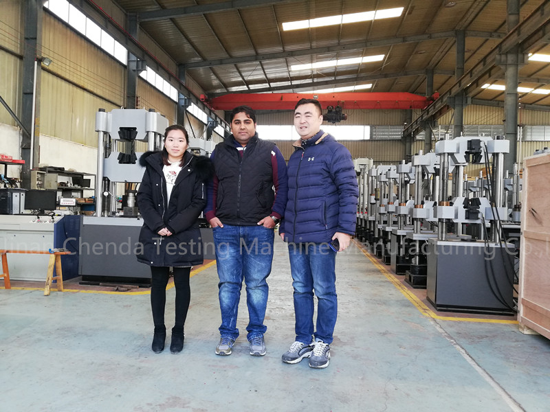 Customer come to visit our factory 