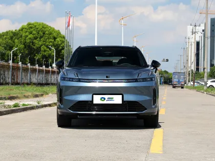 Lynk&Co 08 New Energy: 245km Range 4WD SUV