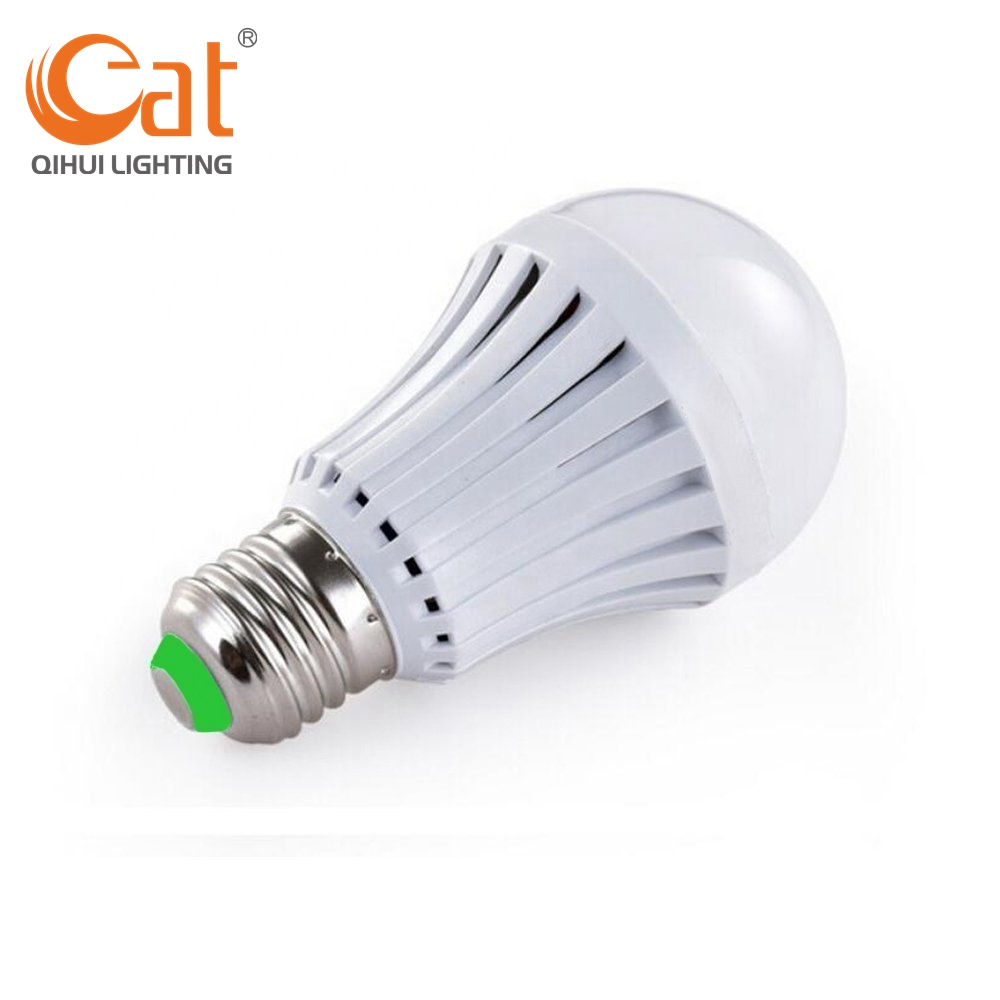 E27 / B22 حامل المصباح LED لمبة قابلة لإعادة الشحن