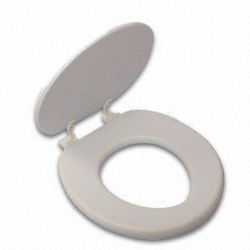 White/Soft Toilet Seat with Plastic Hinges, Comes in 17-inch Size, Made of Wood