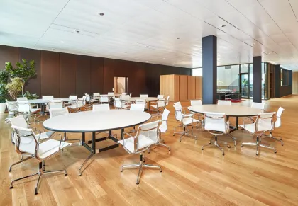 Eames Style EA108 Aluminium Office Chair With Armrest