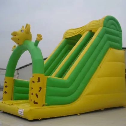 Outdoor Giant White Bouncy Castle: Welding PVC Tarpaulin Construction
