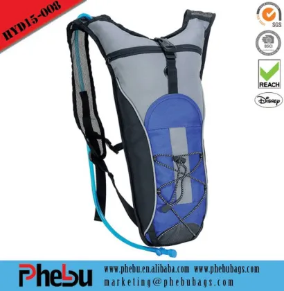 Light running backpack with 2L bladder