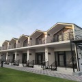 Hotel de contenedores de techo colgado