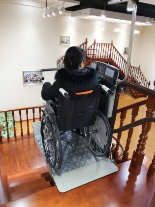 Mobility Inclined Platform Wheelchair Lift/
