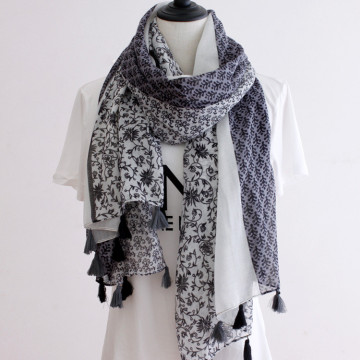 2016 High quality fashion lady OEM printing scarf and shawl for promotion