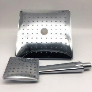 3 제트기는 샤워 손을 잡았습니다.